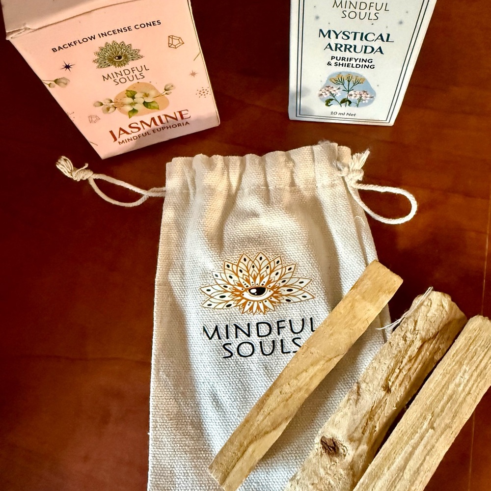 Mindful Souls Incense, Essential Oil and Palo Santo Set🪷